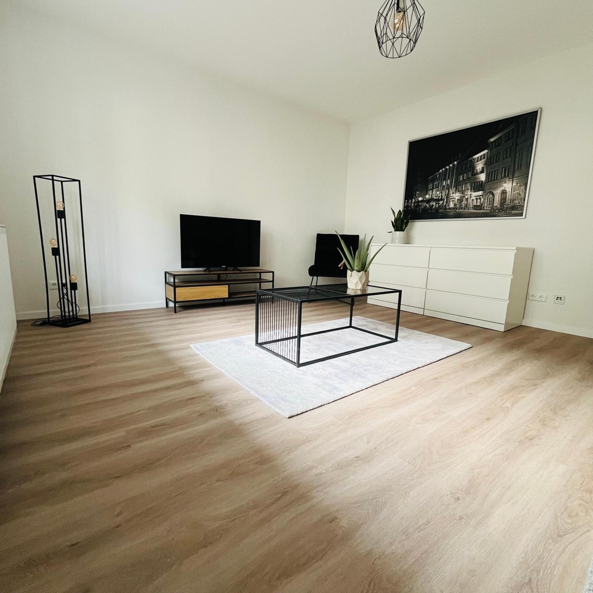 Black Forest City Apartment Mit Kostenlosem Parkplatz Freiburg Bagian luar foto