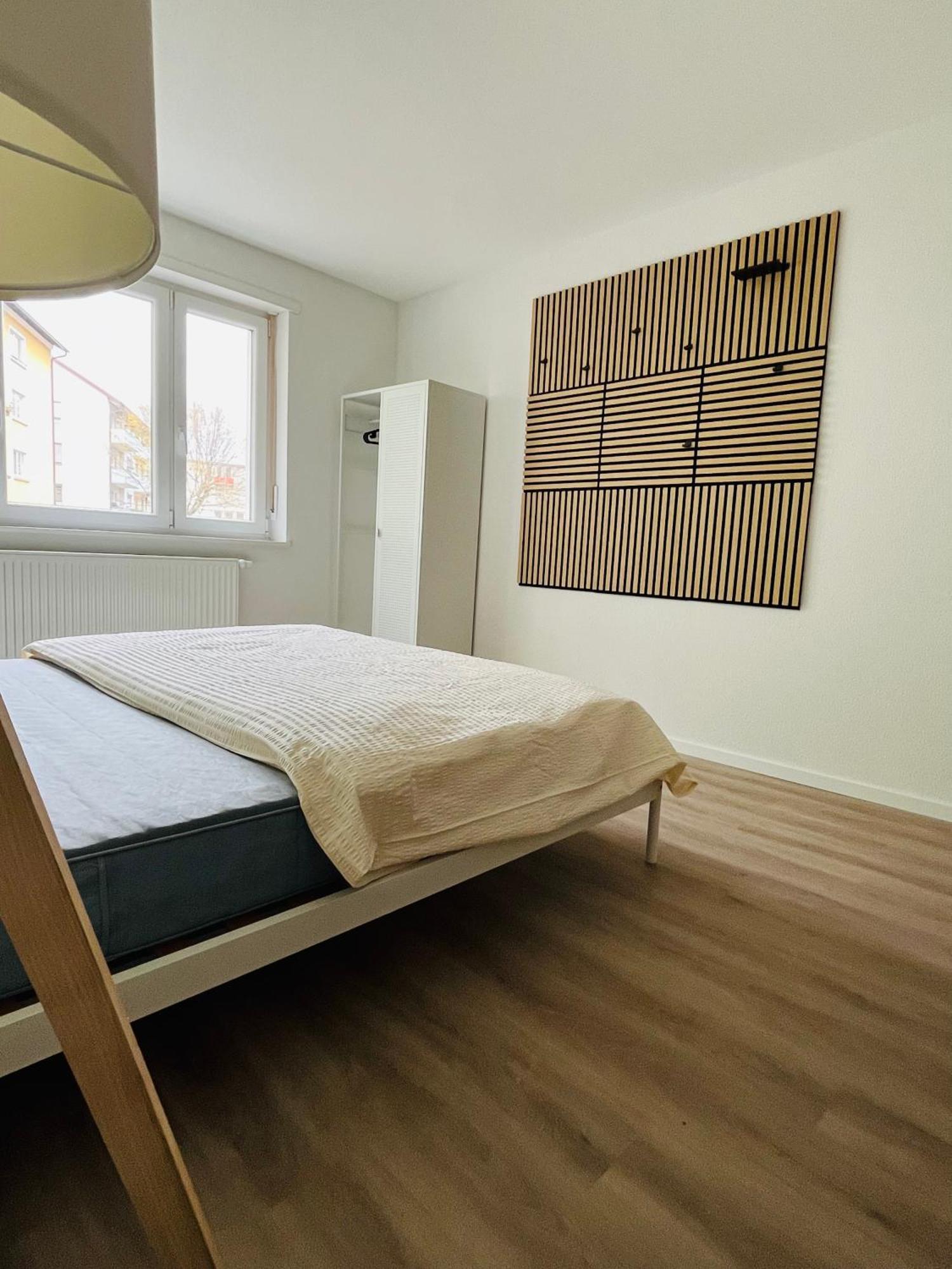 Black Forest City Apartment Mit Kostenlosem Parkplatz Freiburg Bagian luar foto