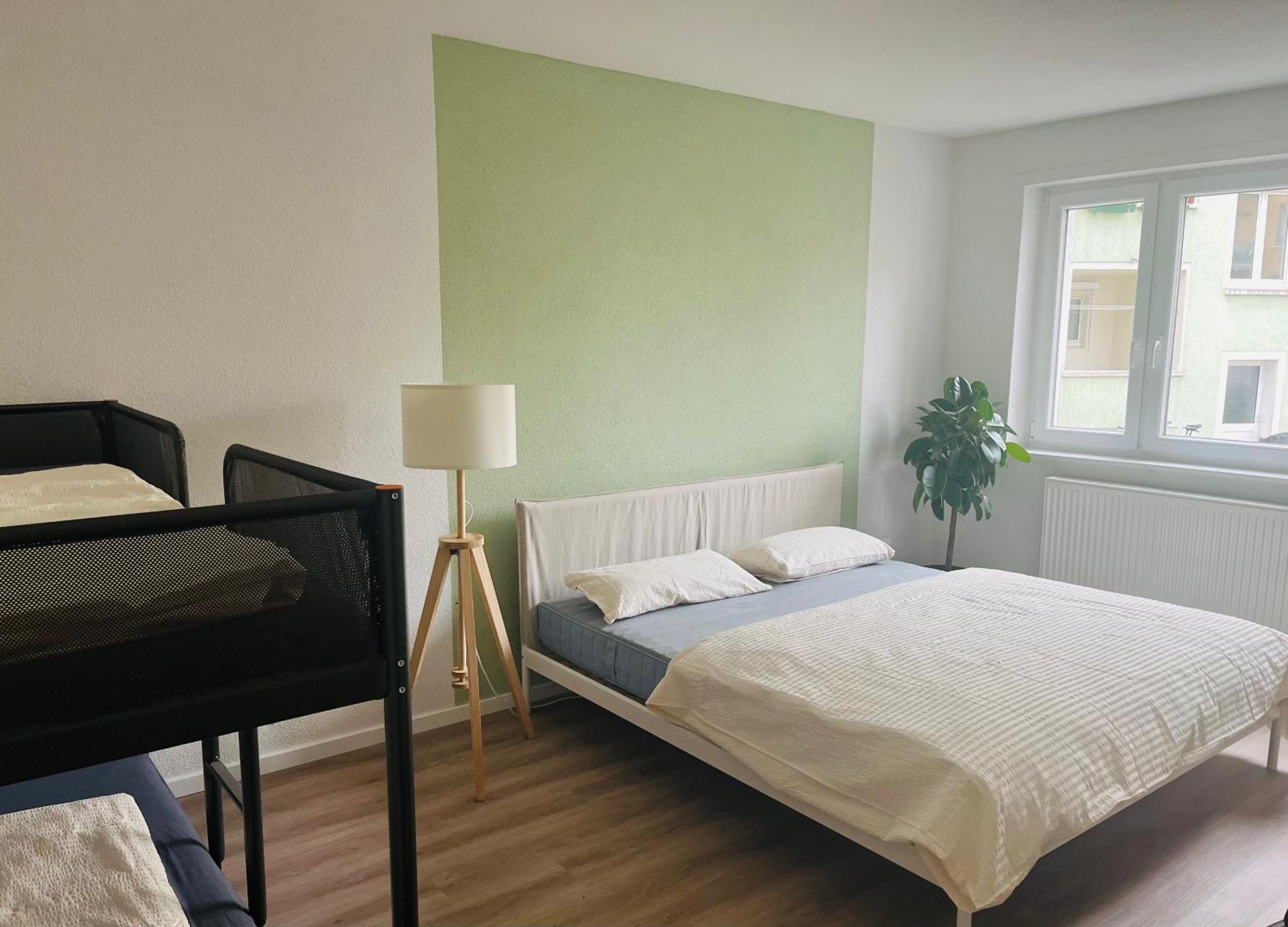 Black Forest City Apartment Mit Kostenlosem Parkplatz Freiburg Bagian luar foto